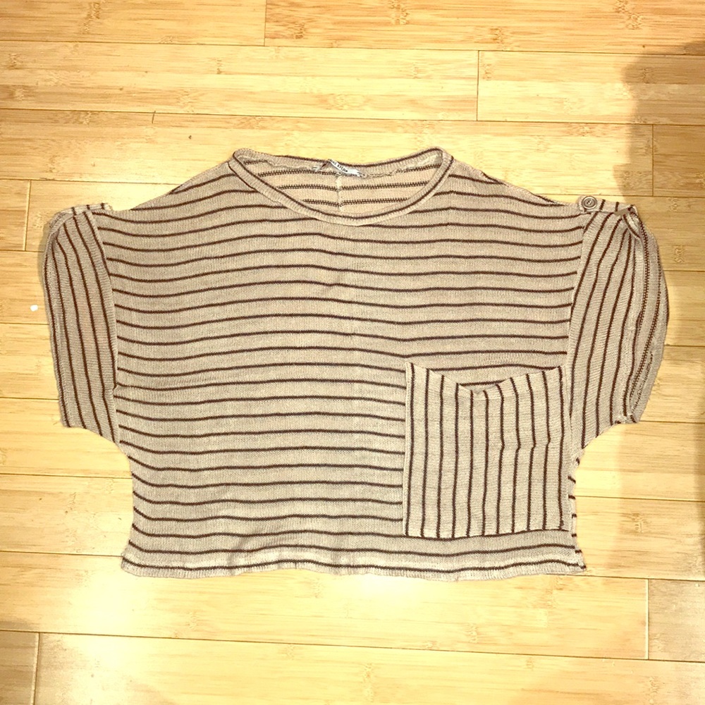 DIGS Size Small Cropped Short Sleeve Sweater